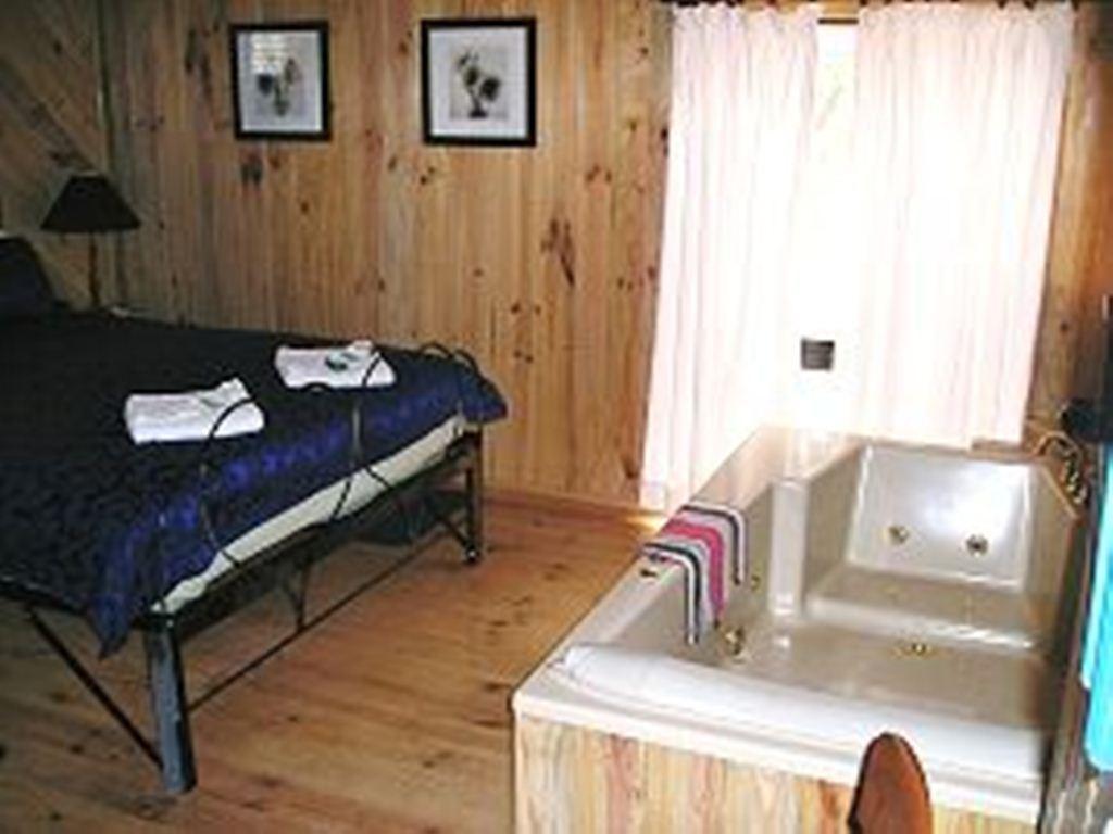 Moonbeam Cottages & Rainbow Cafe Moonambel Pokój zdjęcie